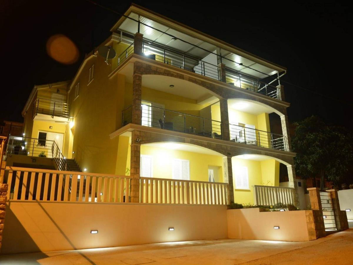 Fancy Apartments Dream Brna Bagian luar foto